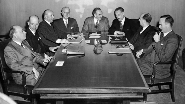 Rethinking Transatlantic Ties: NATO's Evolution in Today’s World | sitni hari ini, menang 303